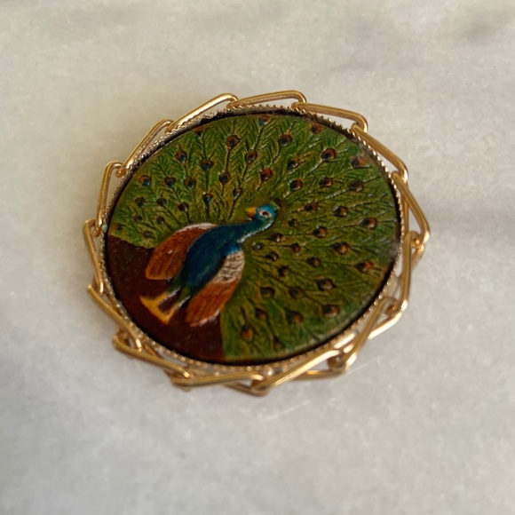 VINTAGE • Leather Peacock Brooch Hand Painted Gold Tone Bohemian Hippie Pin Cute - Picture 2 of 7